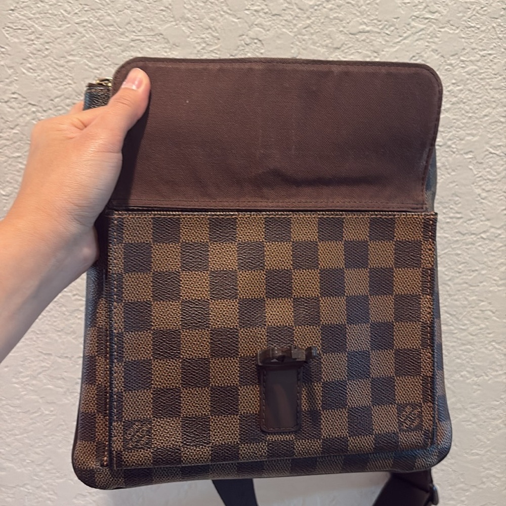 Louis Vuitton Melville LV Crossbody Brown Damier Bag - Picture 6 of 15